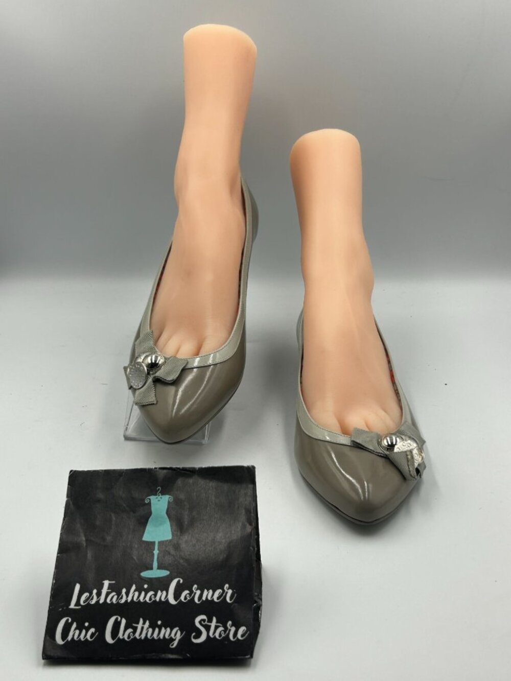 NWOB Coach Women's Gray Patent Leather Trina Button Bow Ballets Flats Sz 10 3368 - Picture 2 of 16